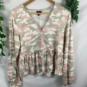 MOD Lusive camo wrap top